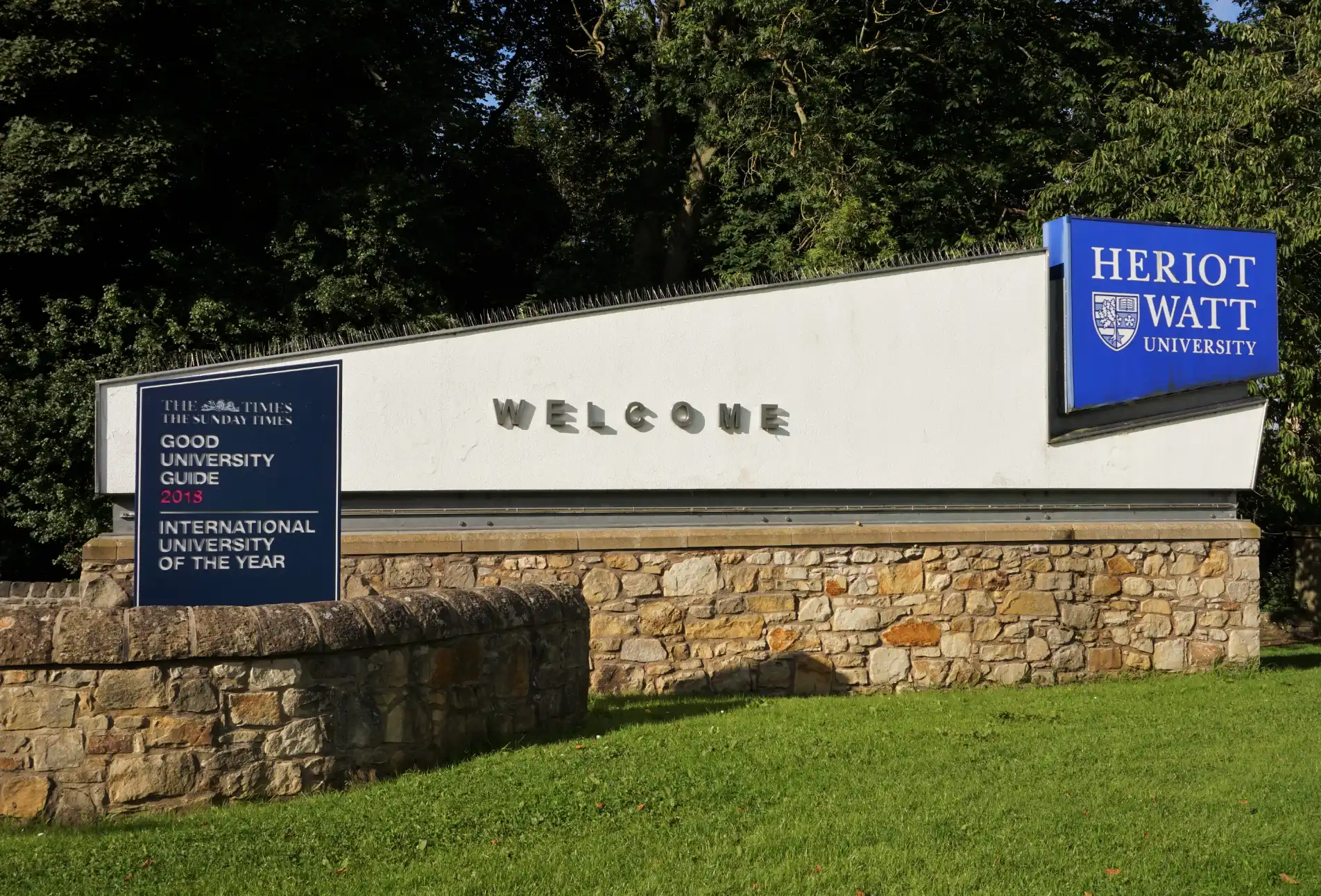 Heriot-Watt University welcome sign